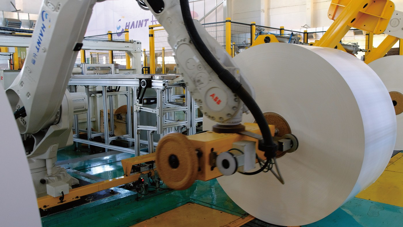 Automatic plugging system